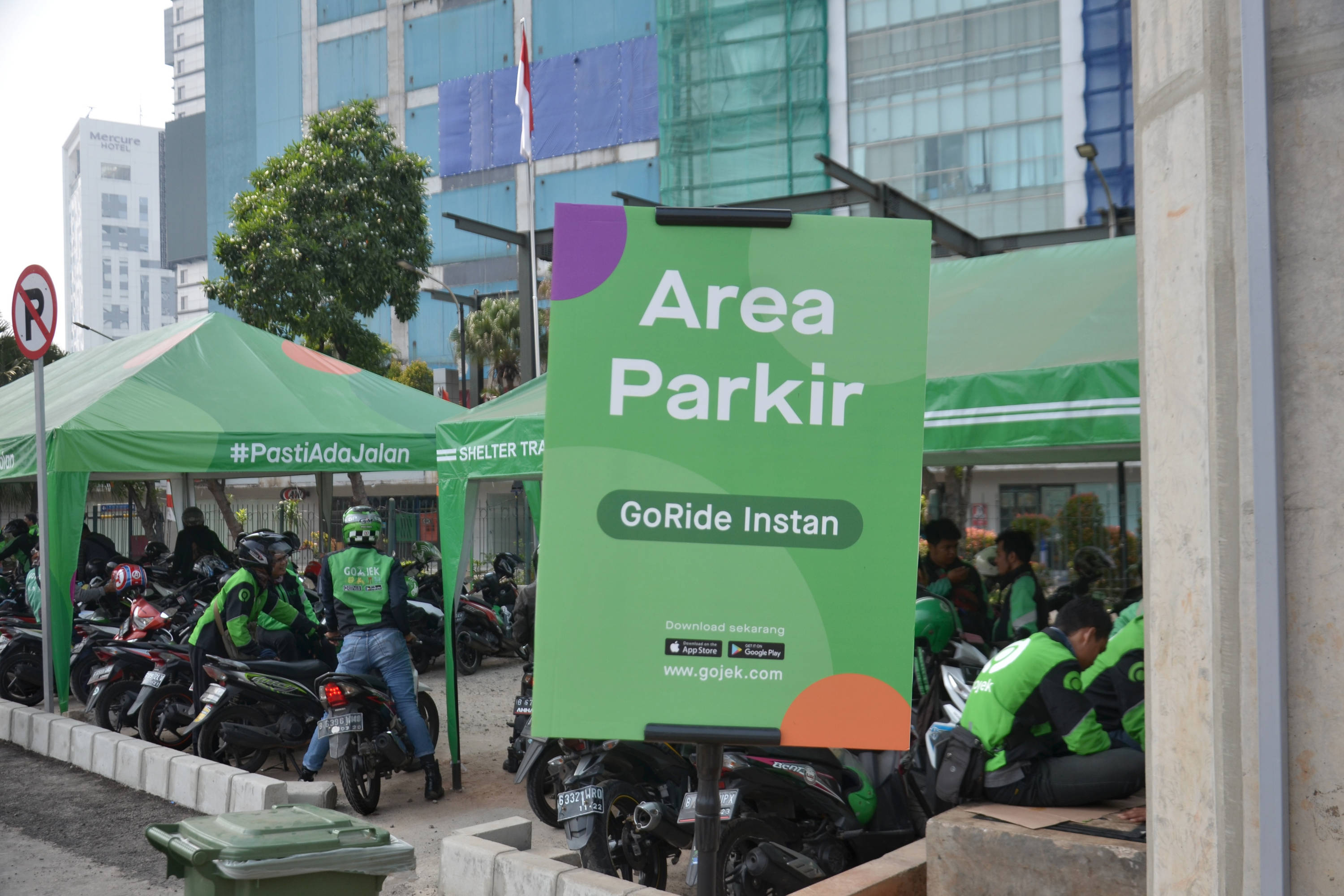 Penyediaan Tempat Transit Untuk Ojek Daring di Stasiun MRT Lebak Bulus