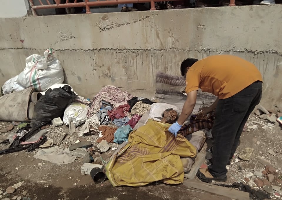 Jenazah Abah ditemukan meninggal dunia di sebelah gedung Pasar Atas Kota Cimahi, Rabu (30/10) pagi.