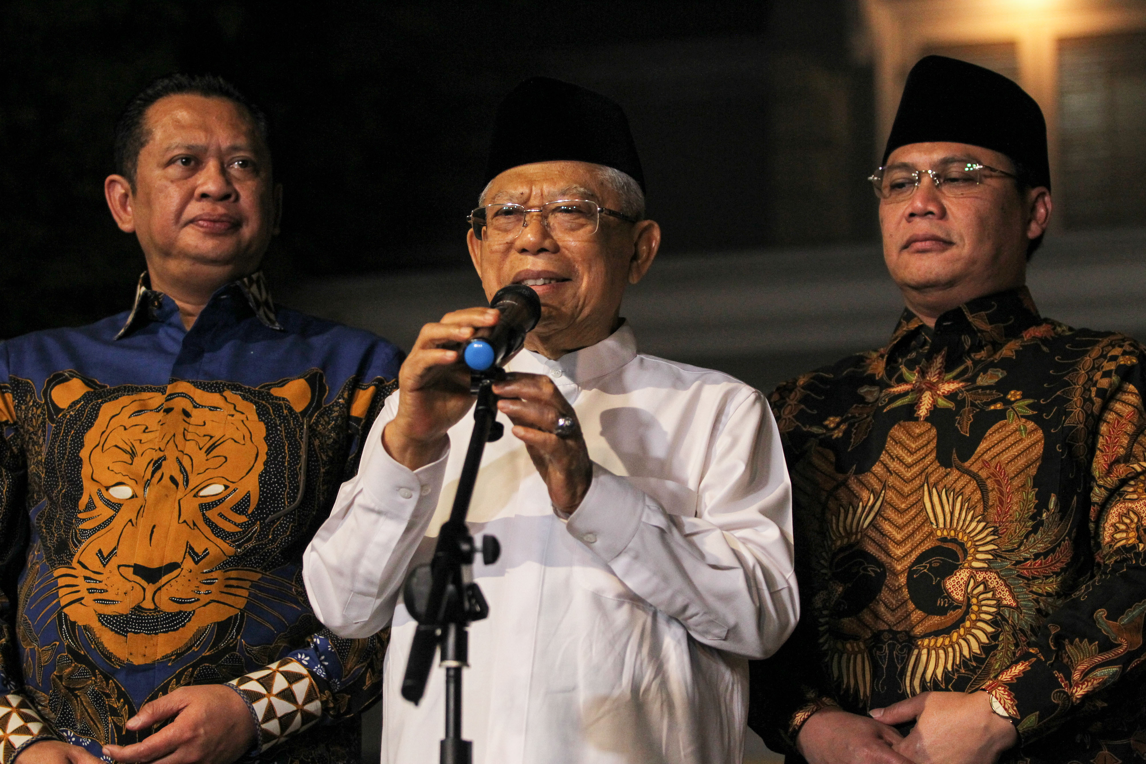 Wakil Prsiden terpilih Ma'ruf Amin saat menerima kunjungan pimpinan MPR di kediamannya