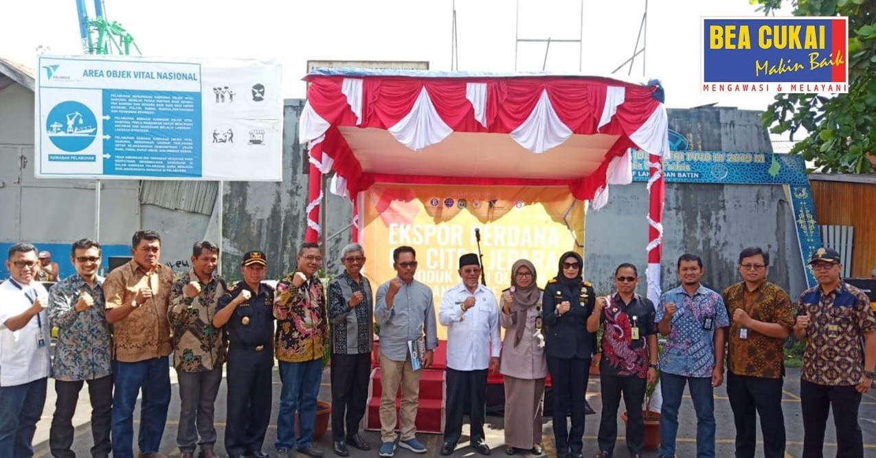 Bea Cukai Maluku Lepas Ekspor Perdana Olahan Kayu Framing Door ke India