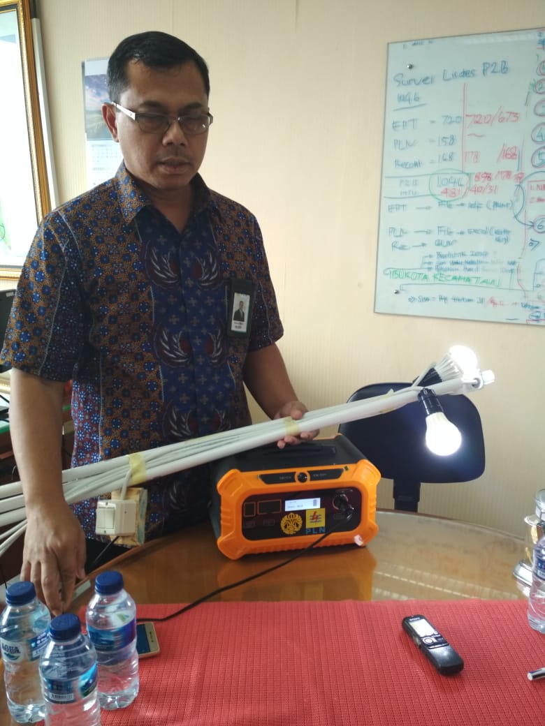 EVP Pengembangan Regional Maluku-Papua PT PLN ( Persero) Eman Prijono Wasito Adi