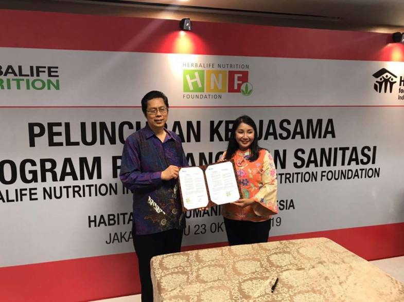 Herbalife Nutrition Foundation (HNF) melakukan kerja sama dengan Yayasan Habitat for Humanity untuk pembangunan fasilitas sanitasi sehat.