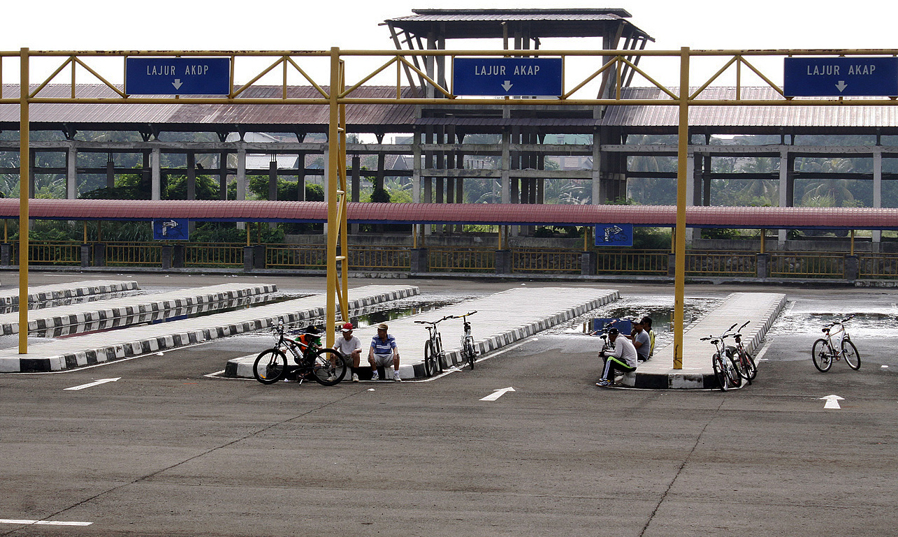 Pemerintah Kota Depok akan kehilangan aset lantaran kepemilikan dan pengelolaan Terminal Bus Tipe A Jati Jajar akan diambil alih Kemenhub.