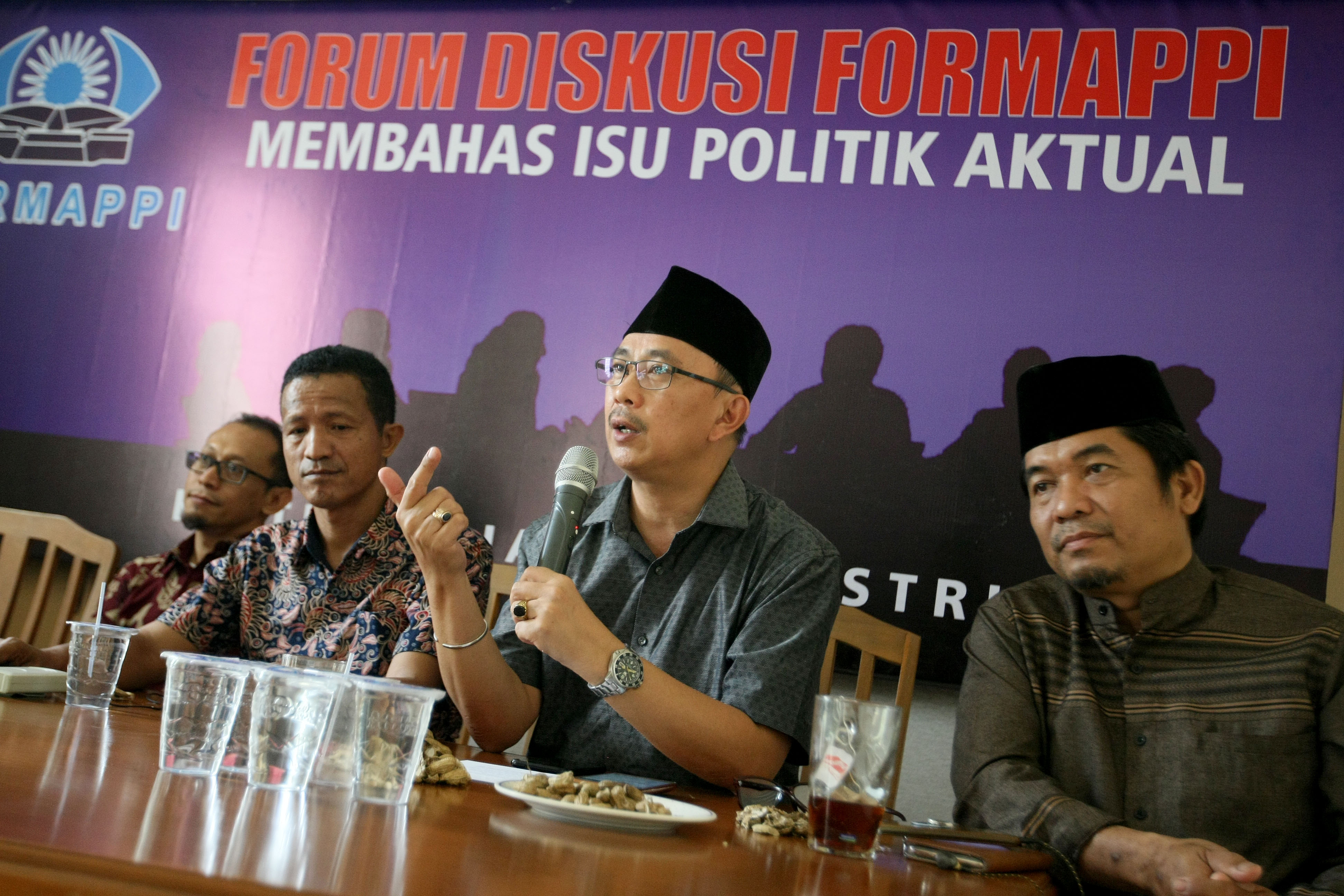 Diskusi Kabinet TanpaOposisi di Jakarta, kamis (24/10)