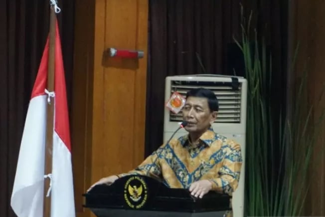 Menko Polhukam Wiranto saat memberikan sambutan pada silaturahim dengan Keluarga Besar Kemenko Polhukam, Jakarta, Sabtu (19/10/2019). 
