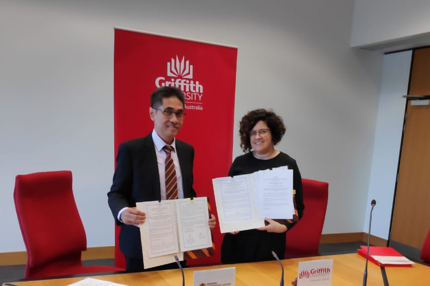 penandatangan nota kesepahaman pembaruan kerja sama antara KLHK dengan Griffith University di Brisbane, Australia, Kamis (10/10)