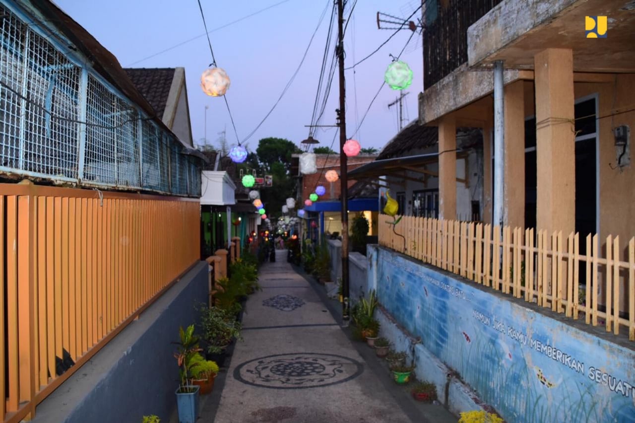 Kampoeng Lampion di Jodipan, Malang, Jawa Timur, tampak bersih dan rapi setelah mendapat bantuan program Kotaku