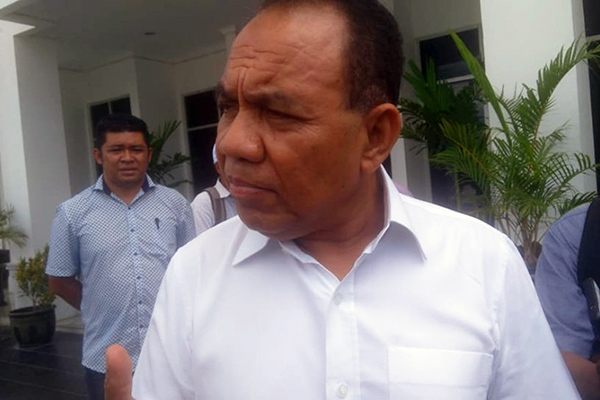  Mantan Gubernur NTT Frans Lebu Raya