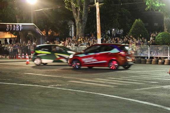 Alvin-Avila Bahar Ramaikan Brio Saturday Night Seri Surabaya