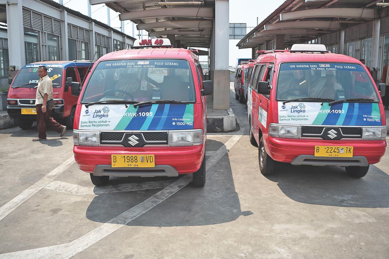 Jak Lingko di Terminal Bus Terpadu Pulogebang, Jakarta Timur.