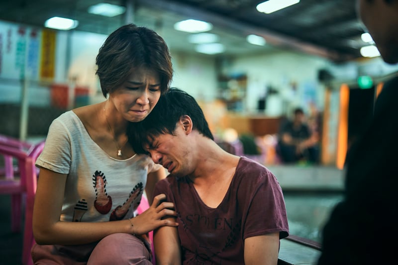 Adegan dalam serial The World Between Us