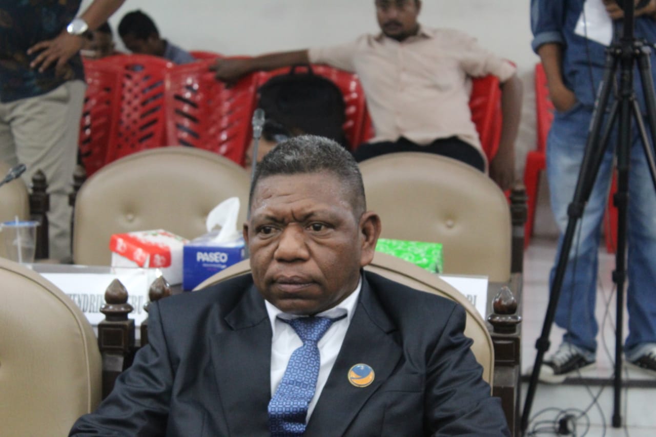 Ketua Fraksi NasDem, Alexander Agato Hasulie  menawarkan program restorasi mangrove untuk masyarakat pesisir di Kabupaten Sikka, NTT