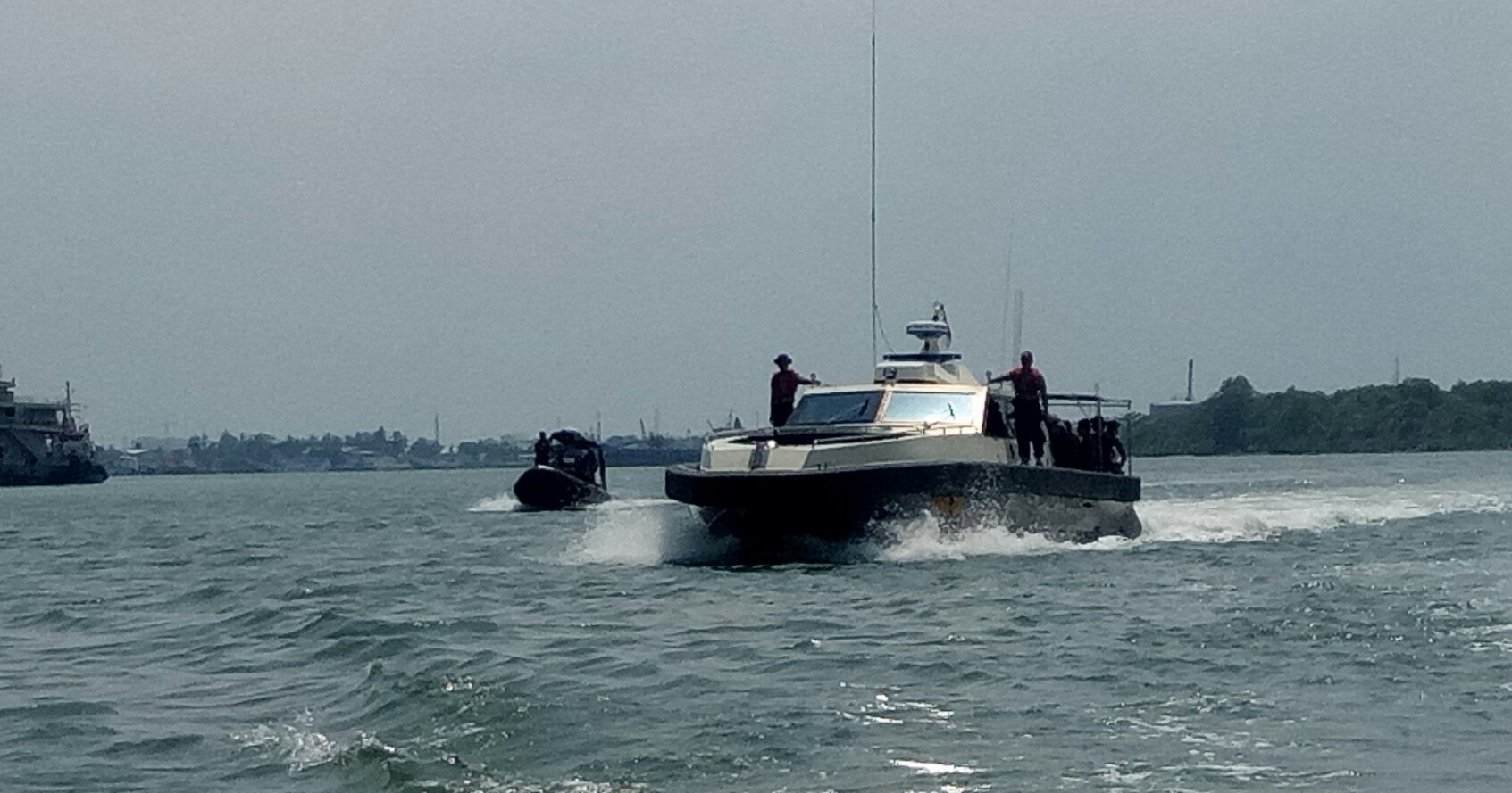 Polisi tingkatkan pengawasan di wilayah perairan yang disinyalir sebagai jalur peredaran narkoba baru di Bangka Belitung.