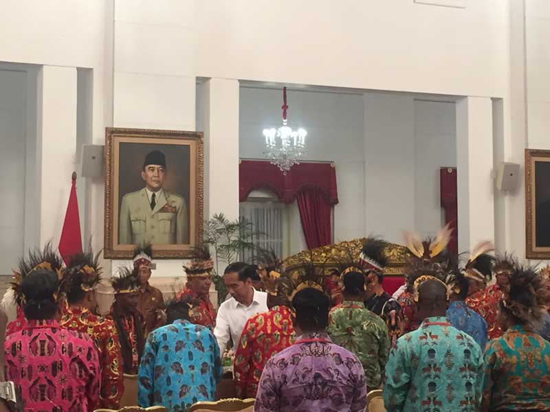Presiden Joko Widodo menemui tokoh Papua di Istana Merdeka, Jakarta.