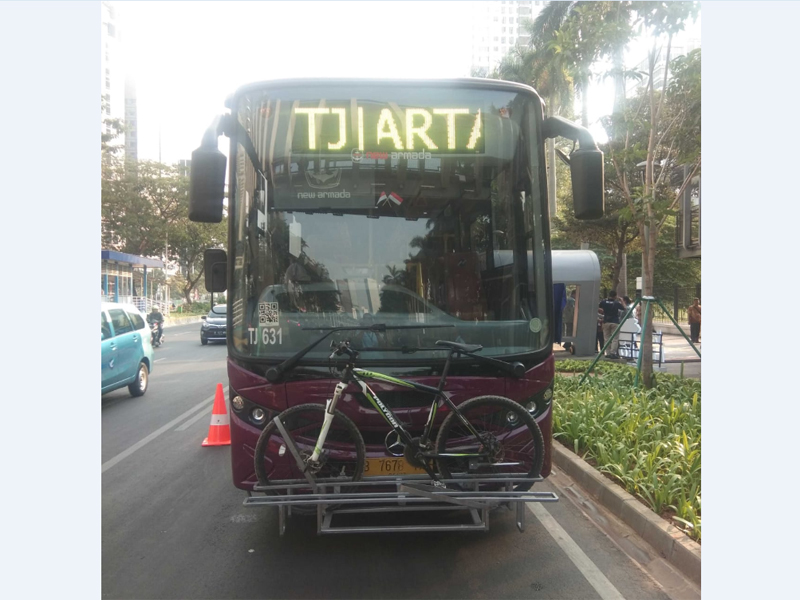 Trans-Jakarta Siapkan Bikerack di Bus