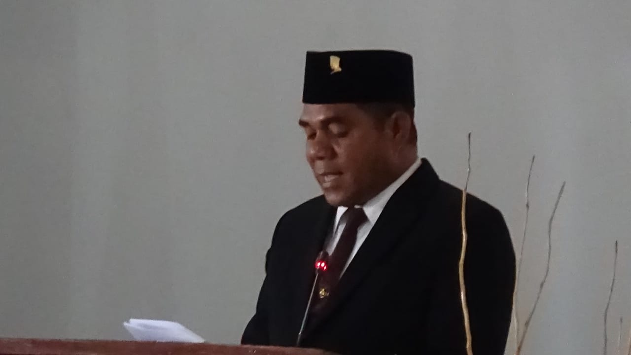 Bupati Flores Timur Antonius Gege Hadjon saat menghadiri pelantikan pimpinan DPRD, Rabu (2/10). 