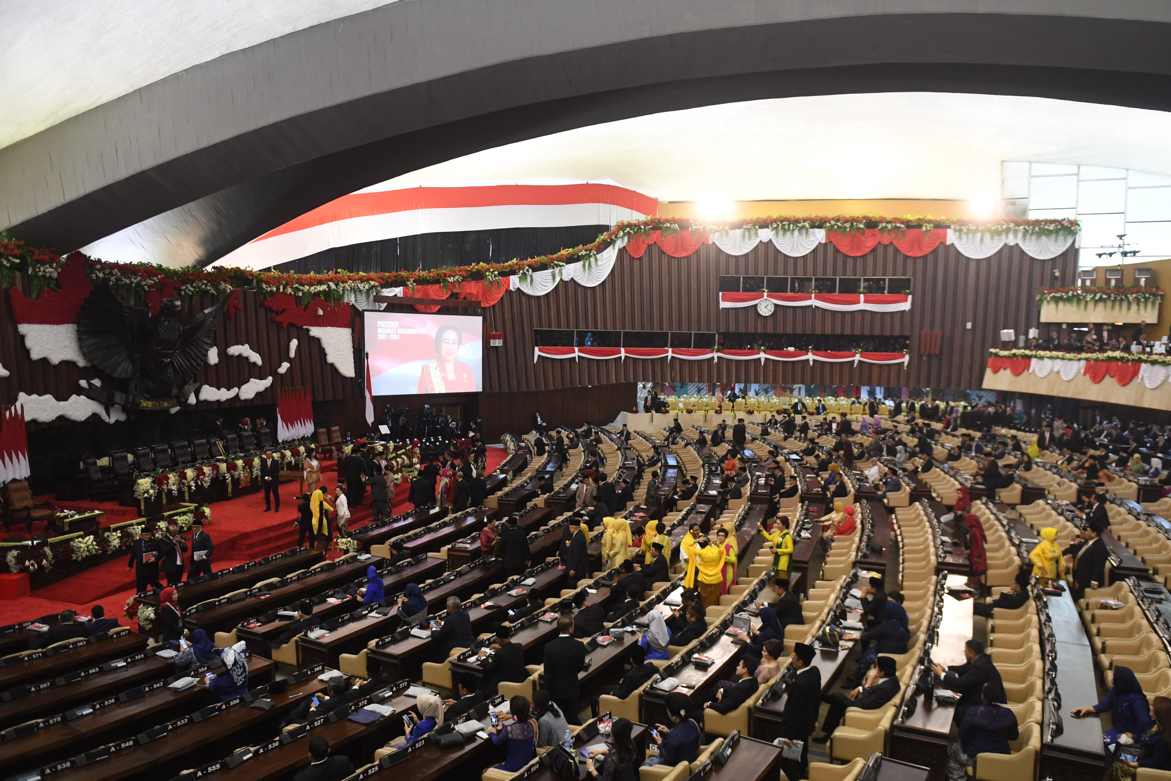 Suasana Gedung Nusantara sebelum acara upacara pelantikan presiden dan wakil presiden periode 2019-2024.