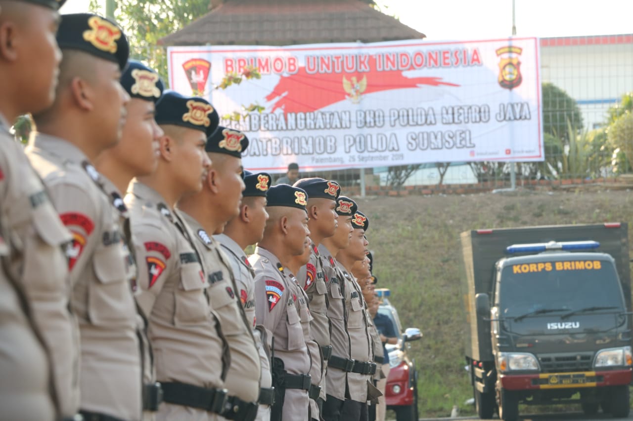 100 personel Brimob Polda Sumsel untuk BKO ke Polda Metro Jaya untuk pengamanan pelantikan DPR, MPR hingga Presiden dan Wakil Presiden