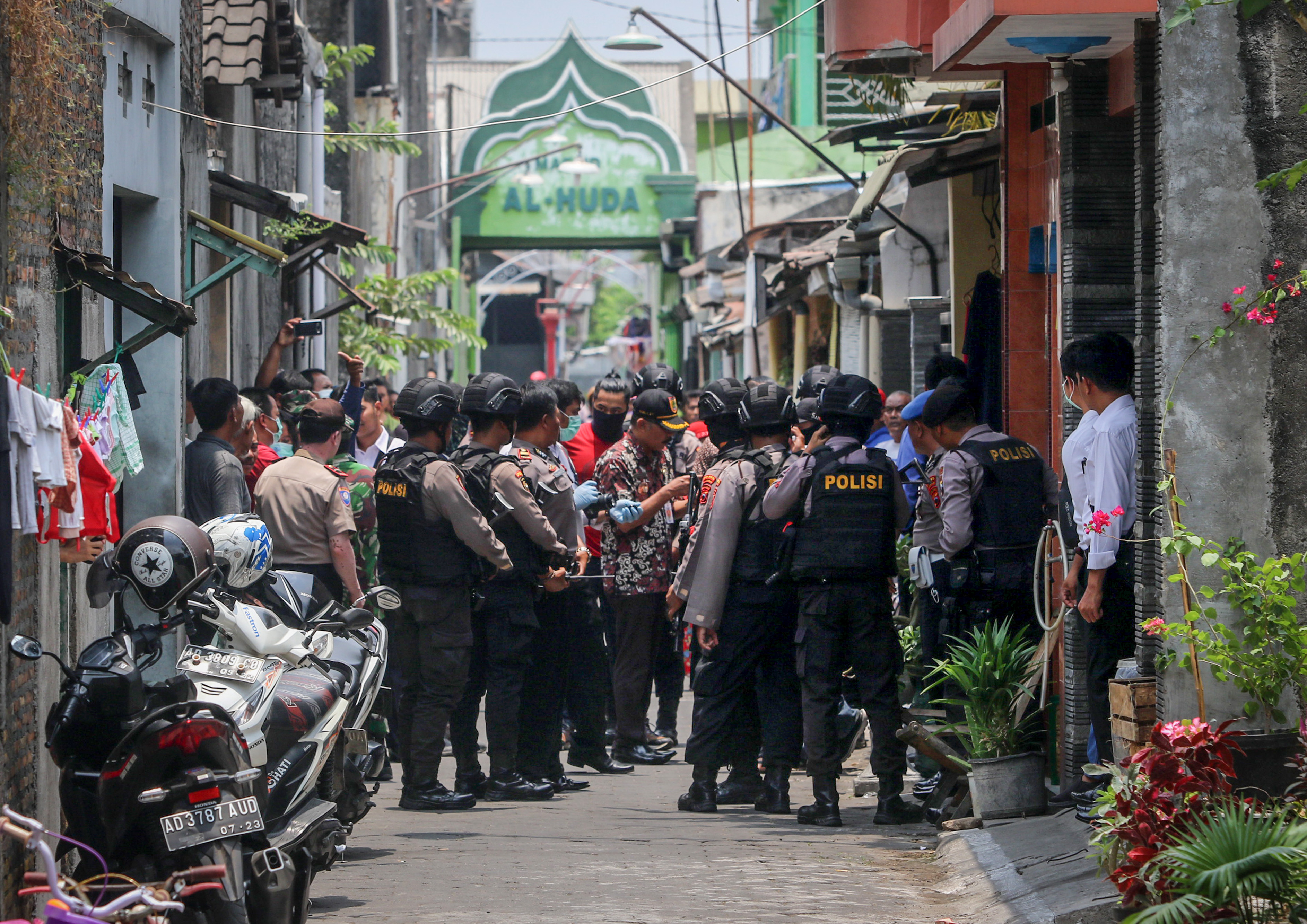 90% Terduga Teroris yang Ditangkap Berbaiat IS Secara Daring