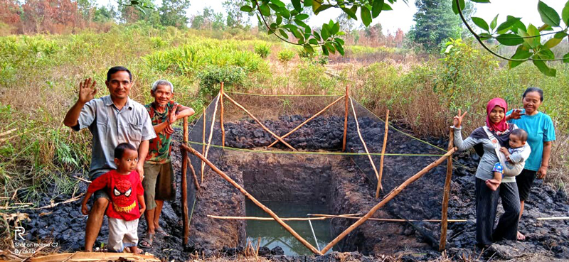 Sumur yang dibangun di Palembang dari hasil donasi sejumlah sekolah di Bekasi.