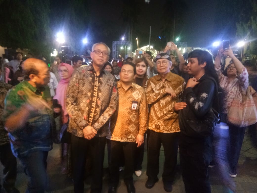 Pembukaan  Instrumenta 2: Machine/Magic