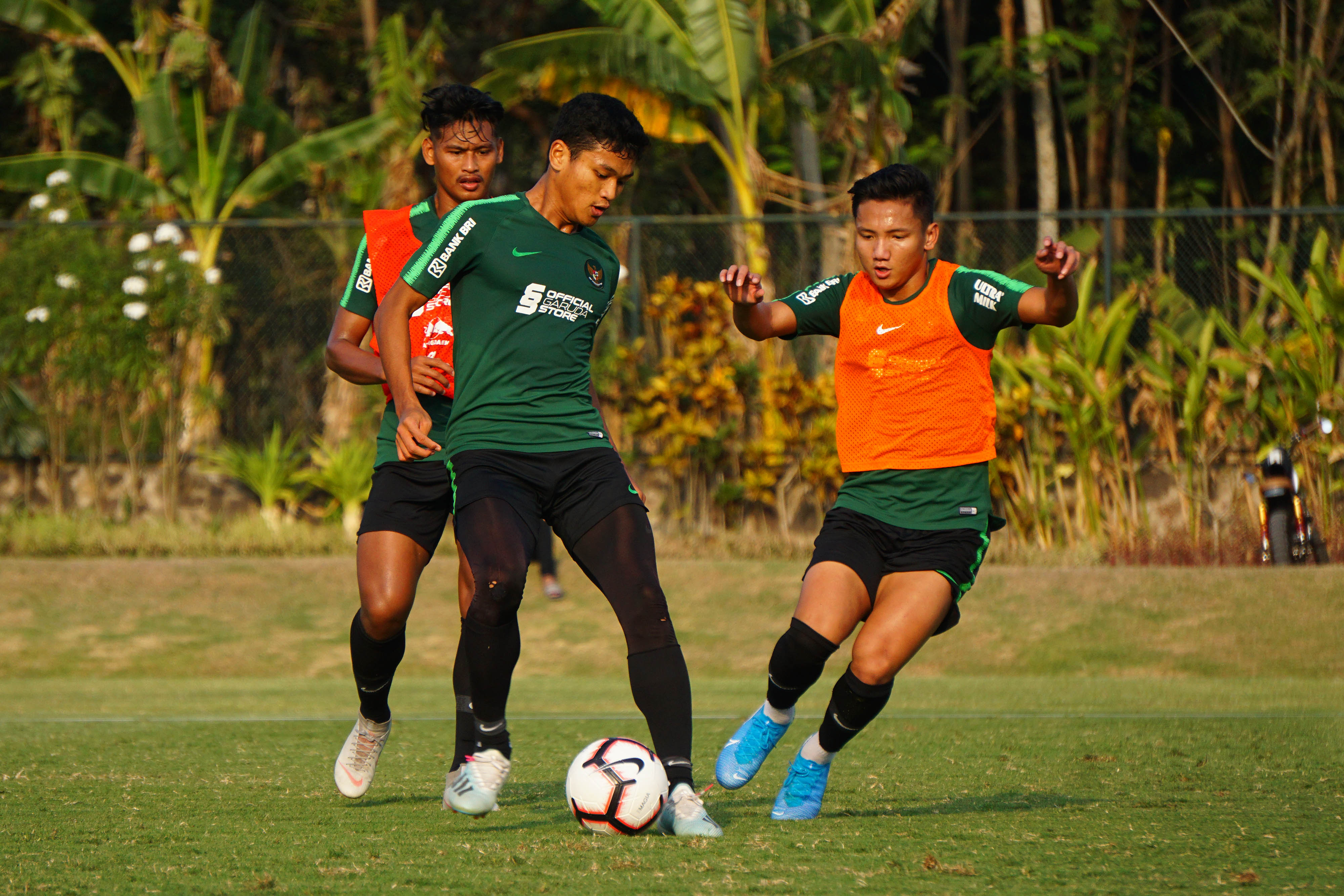 Sejumlah pemain Timnas Indonesia U-23 mengikuti pemusatan latihan di Lapangan Yogyakarta Independent School ((YIS), Sleman, DI Yogyakarta.