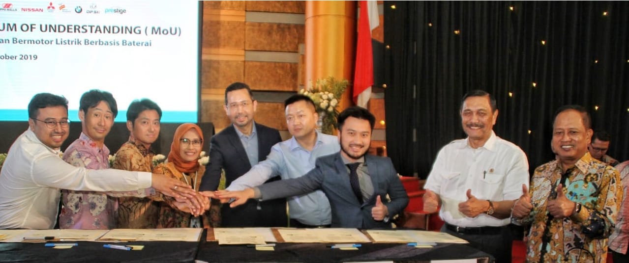 Mou MMKSI dengan PLN untuk isi daya mobil listrik