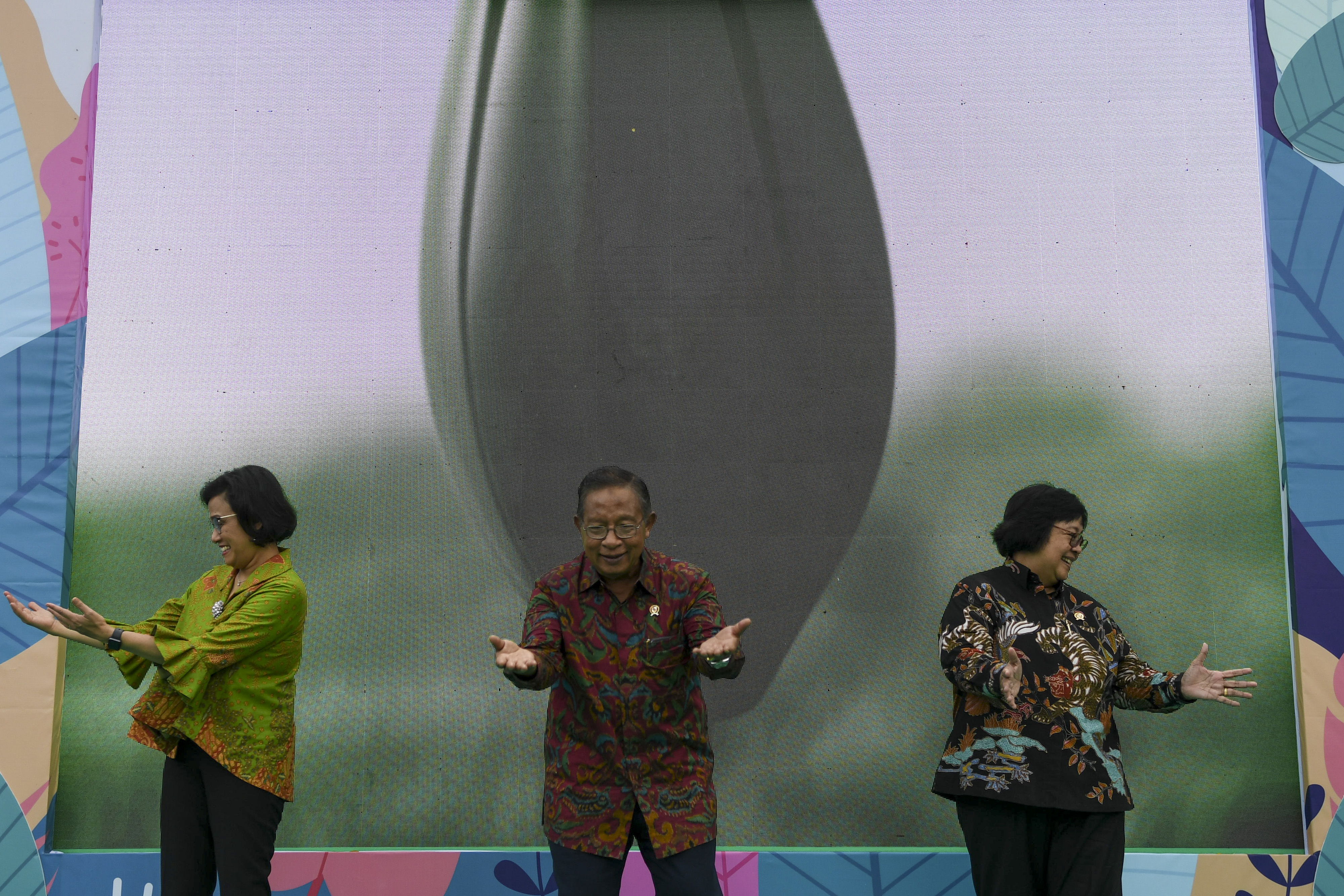 Peluncuran Badan Pengelola Dana Lingkungan Hidup (BPDLH) di lapangan Kementerian Koordinator bidang Perekonomian, Jakarta, Rabu (9/10).