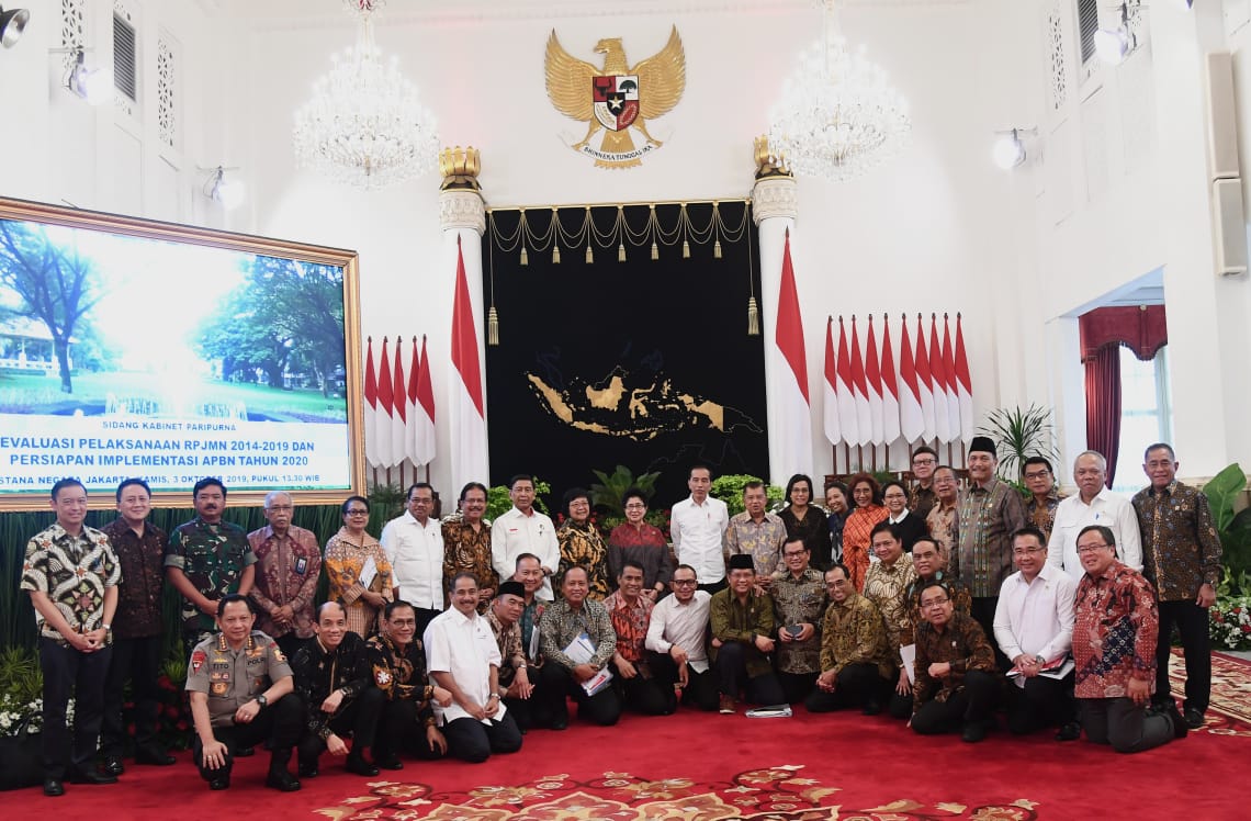 Foto bersama Jokowi-JK dengan Kabinet Kerja