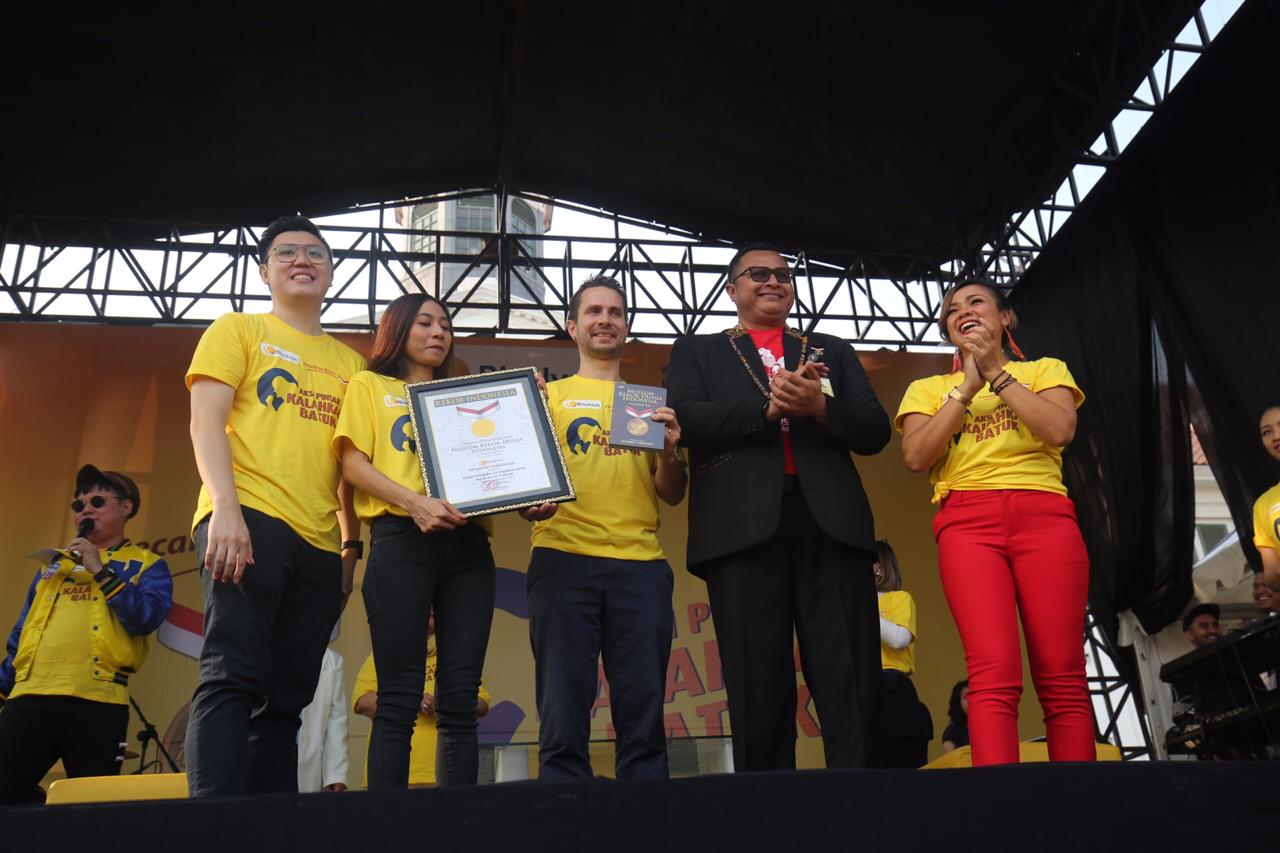 Jajaran manajemen CHC Sanofi Indonesia merayakan Hari Apoteker Sedunia, pada 25 September 2019.