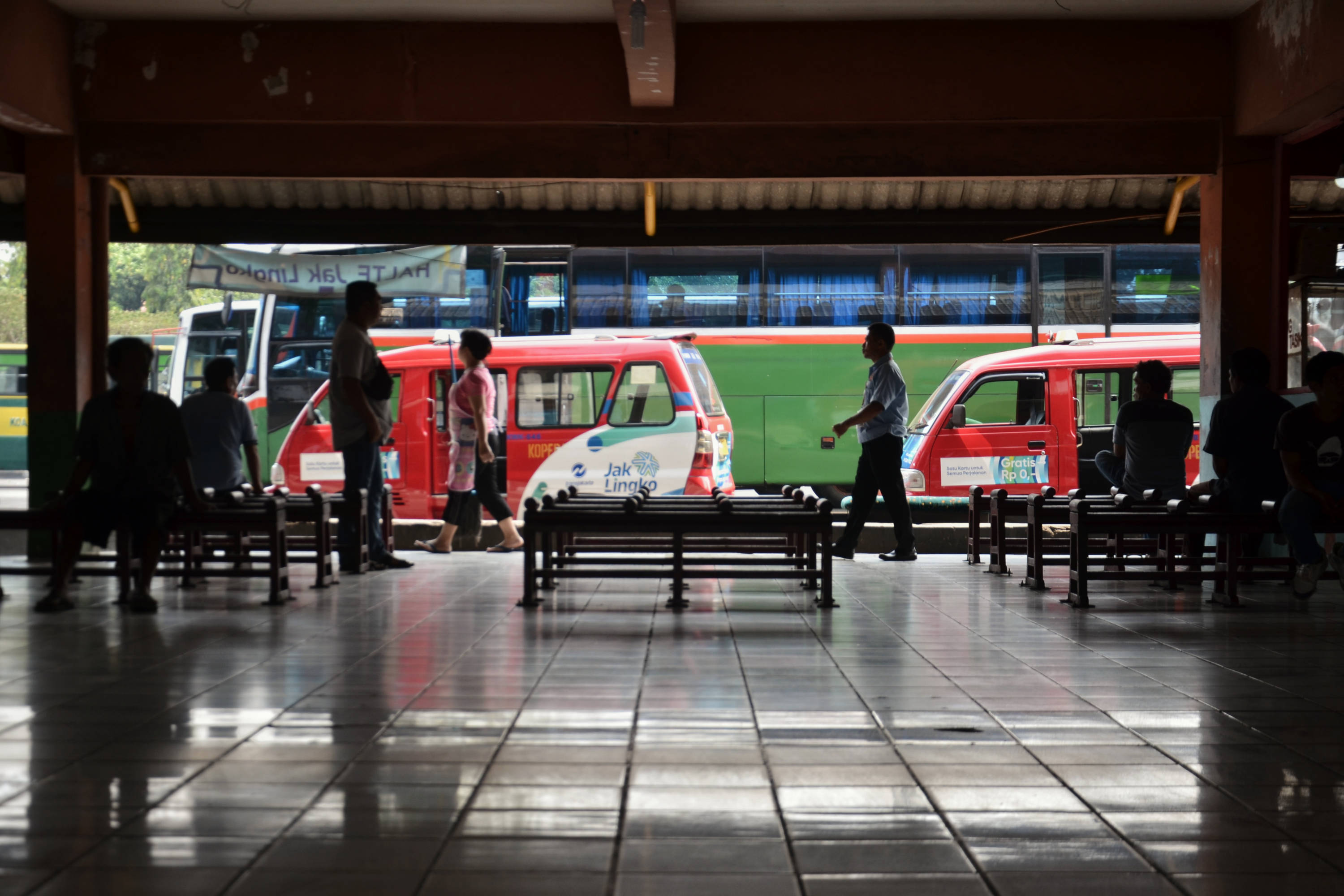 Suasana fasilitas ruang tunggu Jak Linko di Terminal Kampung Rambutan, Jakarta, Rabu (25/9/2019).