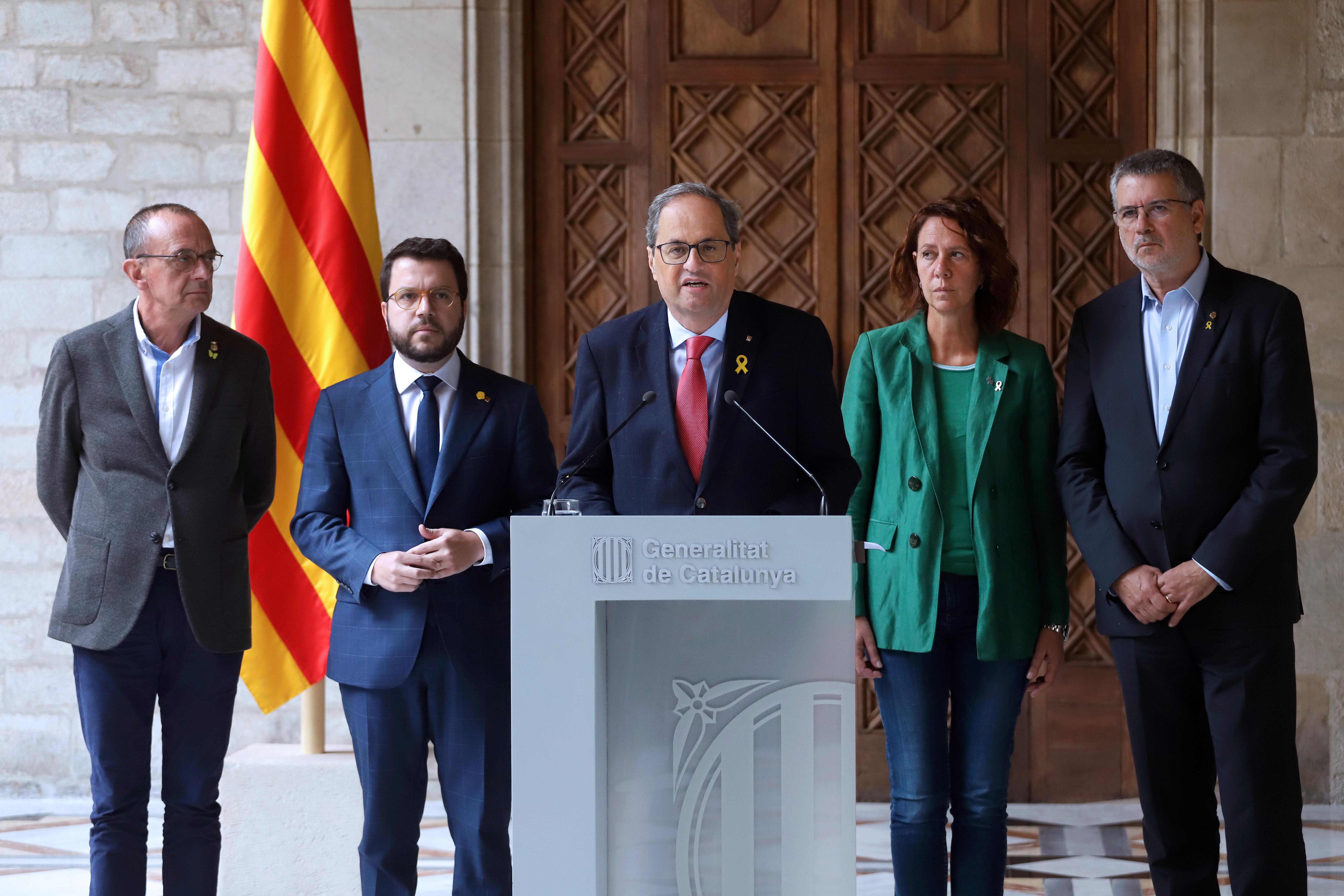 Presiden Catalonia Quim Torra (tengah).
