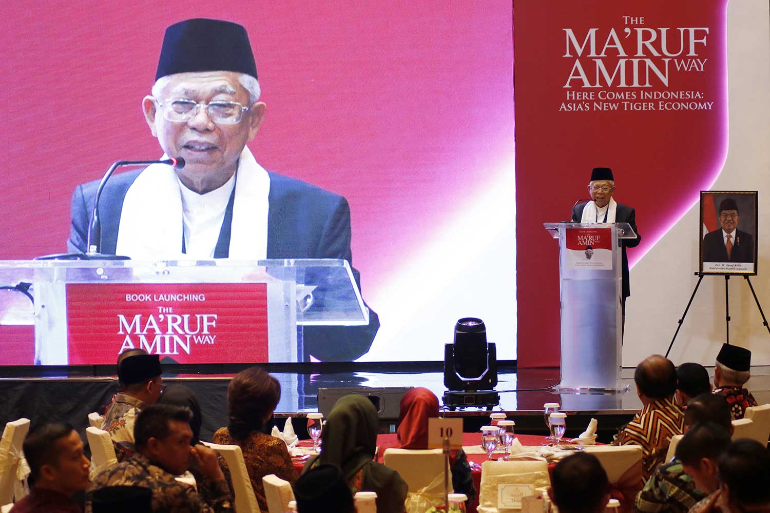 Wapres Terpilih Ma’ruf Amin menyampaikan sambutan saat peluncuran buku The Ma’ruf Amin Way Here Comes Indonesia:  Asia’s New Tiger Economy.