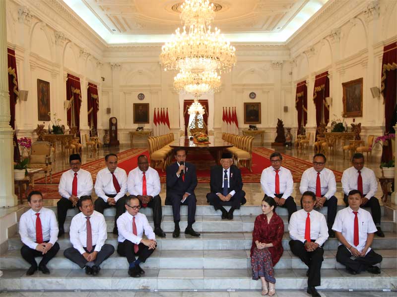 Presiden Joko Widodo didampingi Wapres Ma'ruf Amin memperkenalkan secara resmi dan melantik para wakil menteri Kabinet Indonoseia Maju.