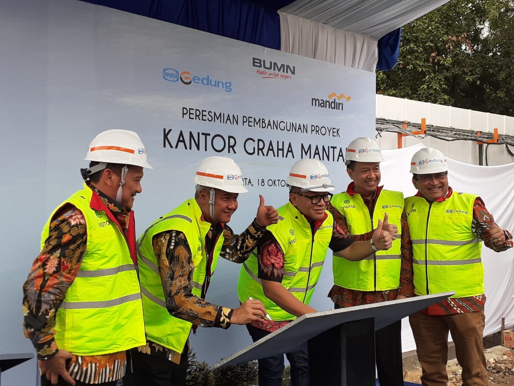 Peletakan batu pertama pembangunan gedung Bank Mandiri Taspen