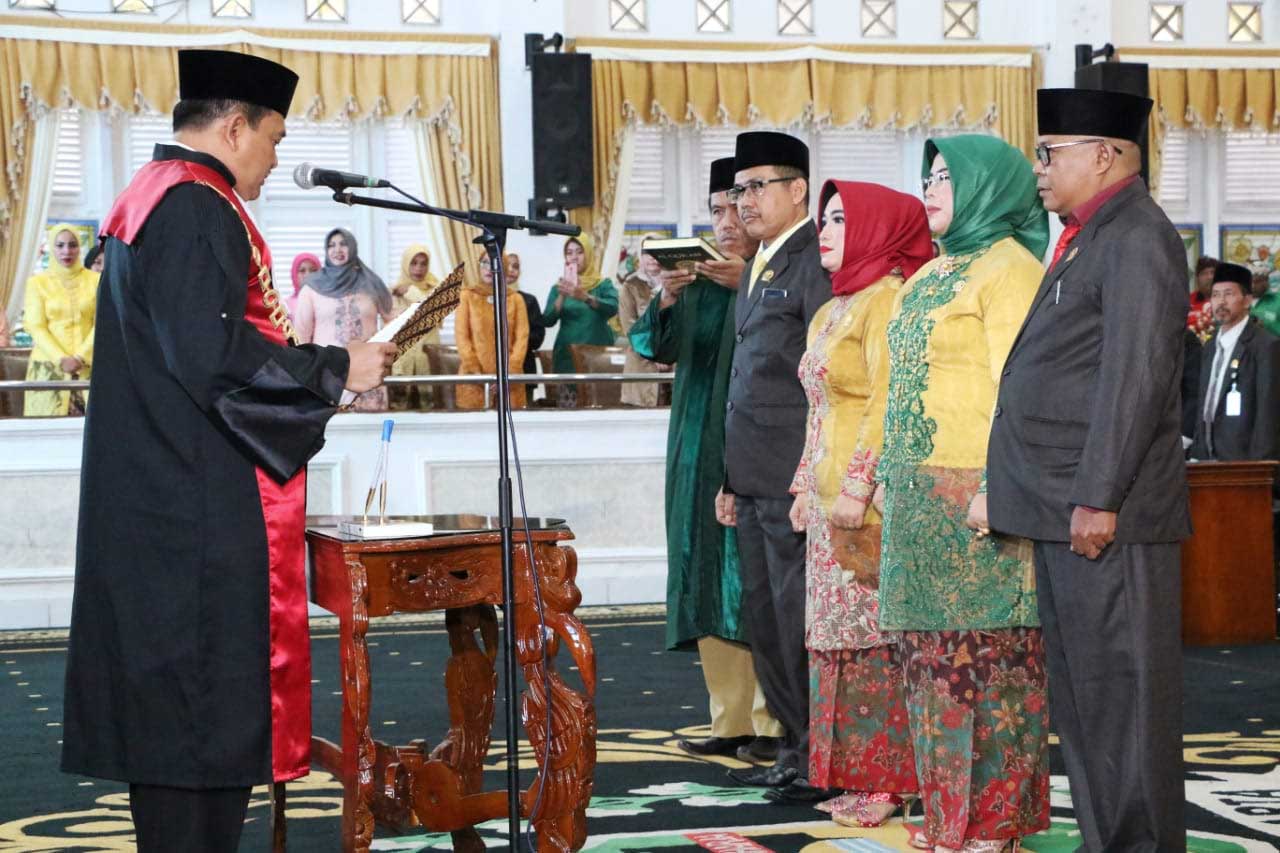 Pelantikan pimpinan DPRD Purwakarta dilakukan di Gedung DPRD Purwakarta.