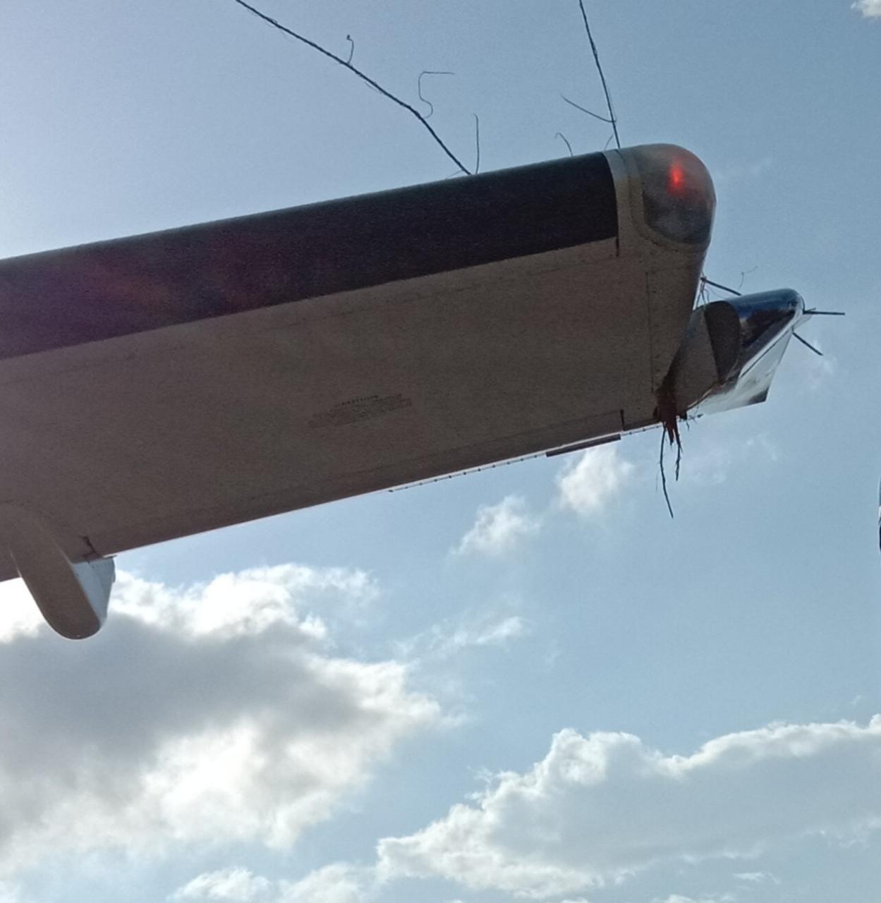 Sayap Tersangkut Ranting Pohon, Pesawat Wings Air GagalTerbang: