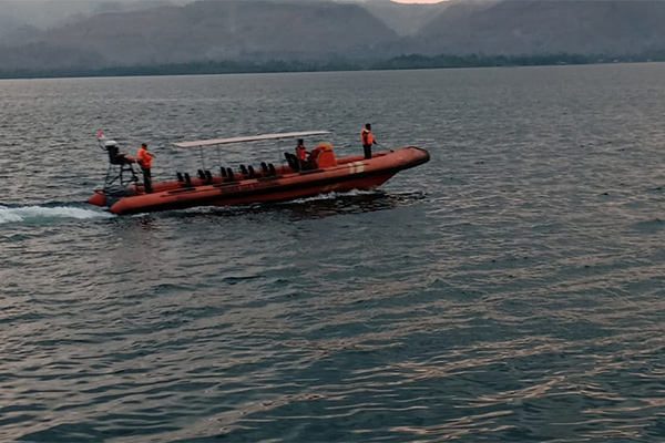 Tim SAR lakukan Pencarian Korban yang meloncat dari KM Sirimau