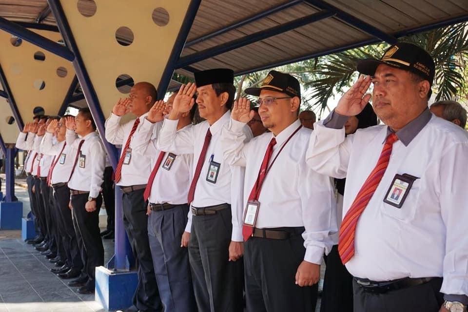 Kaum Milenial BC mengikuti upacara Hari Kesaktian Pancasila untuk memerkuat karakter menuju Indonesia Maju.