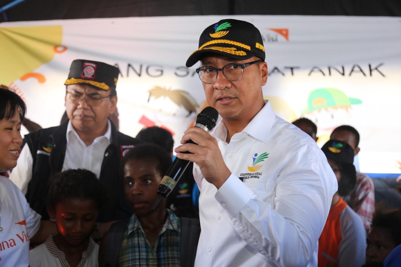 Mensos Agus Gumiwang Kartasasmita berkunjung ke Wamena, Papua. 