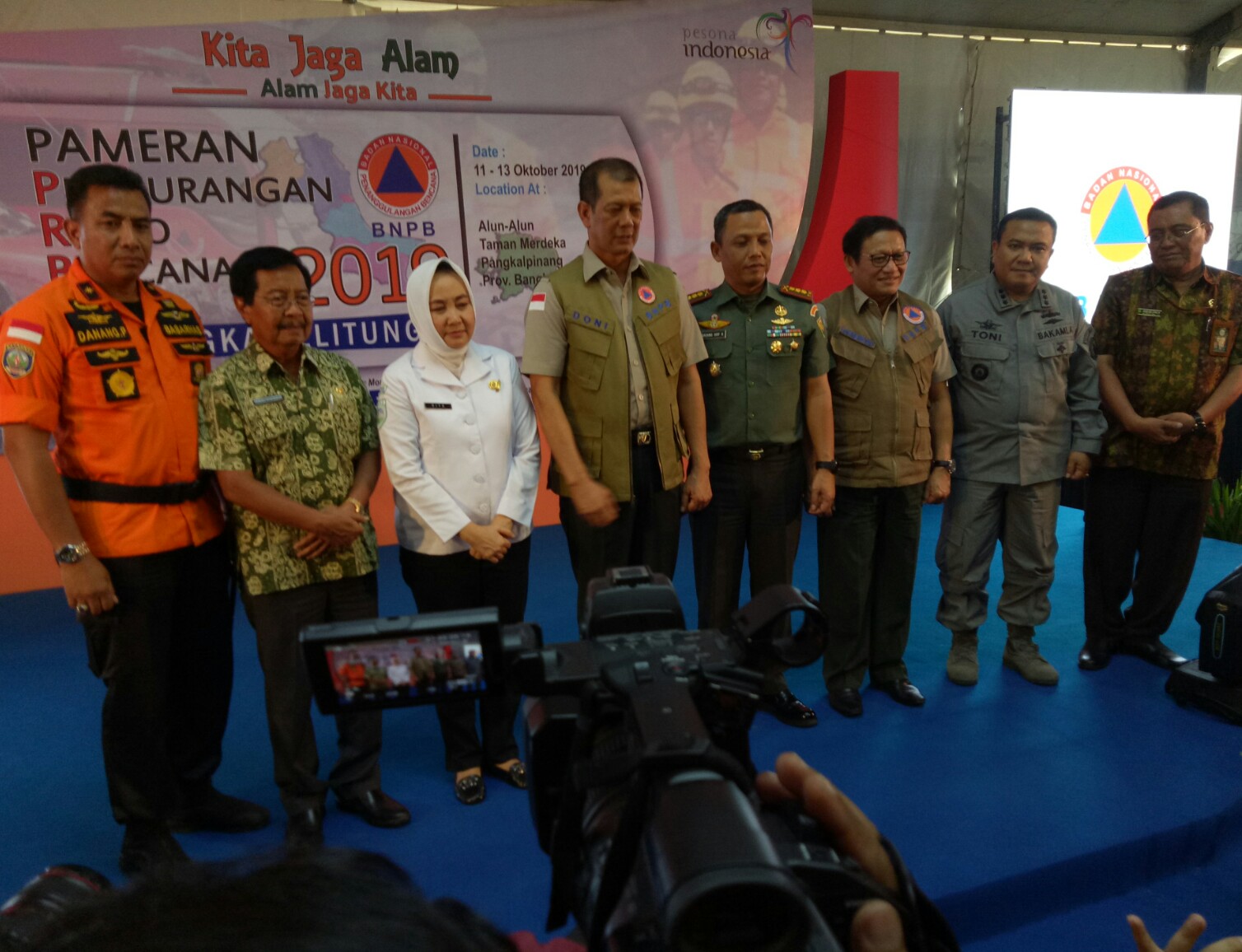 Kepala BMKG Dwikorita bersama Kepala BNPB Doni Monardo saat menghadiri pameran  Pengurangan Resiko Bencana di Pangkalpinang, Jumat (11/10).