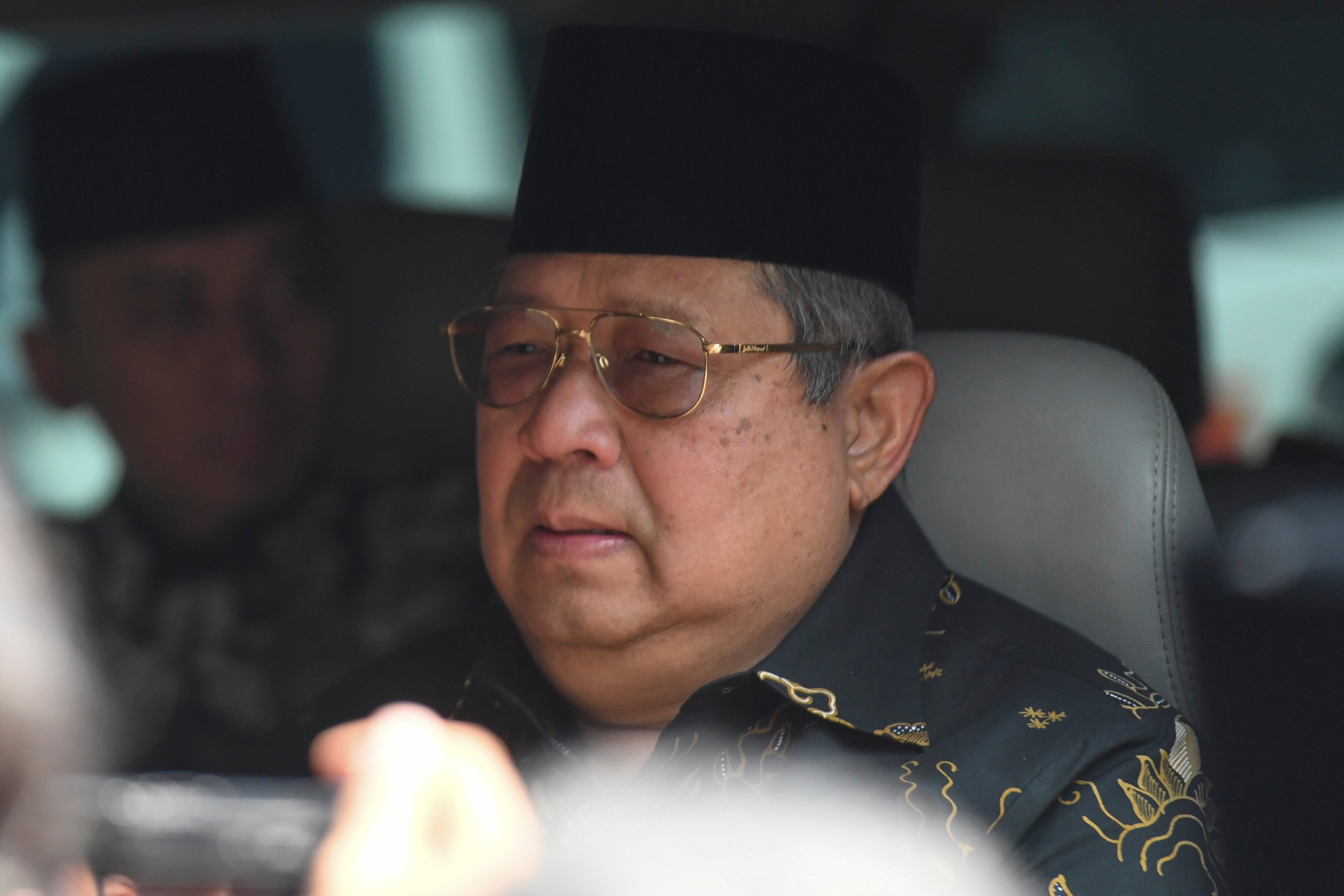 Presiden ke-6 Republik Indonesia Susilo Bambang Yudhoyono (kanan)