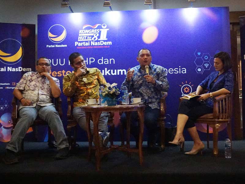 Anggara Suwahju (Direktur Eksekutif ICJR), Anugerah Rizky Akbari (Kepala Departemen Hukum Pidana STIH Jentera), Taufik Basari, Wanda Hamidah