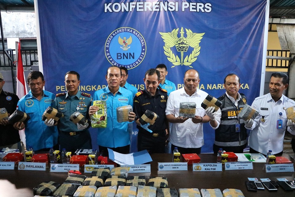 KANTOR Wilayah Bea Cukai Kalimantan Bagian Timur bekerja sama dengan Badan Narkotika Nasional (BNN) menggagalkan penyelundupan dan peredaran