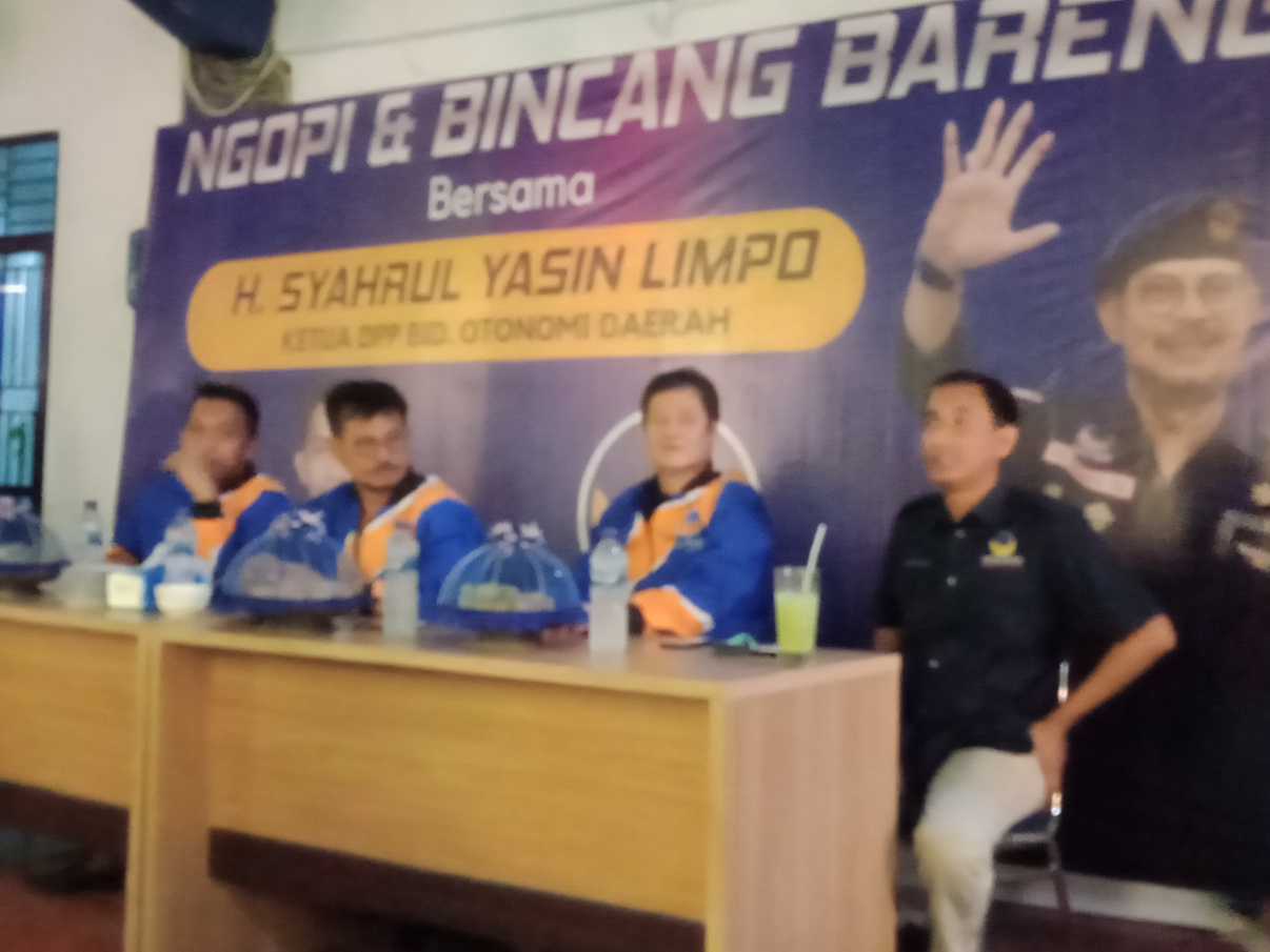 Ngopi dan Bincang Bareng di Kantor Partai NasDem Sulawesi ­Selatan (Sulsel), Makassar.