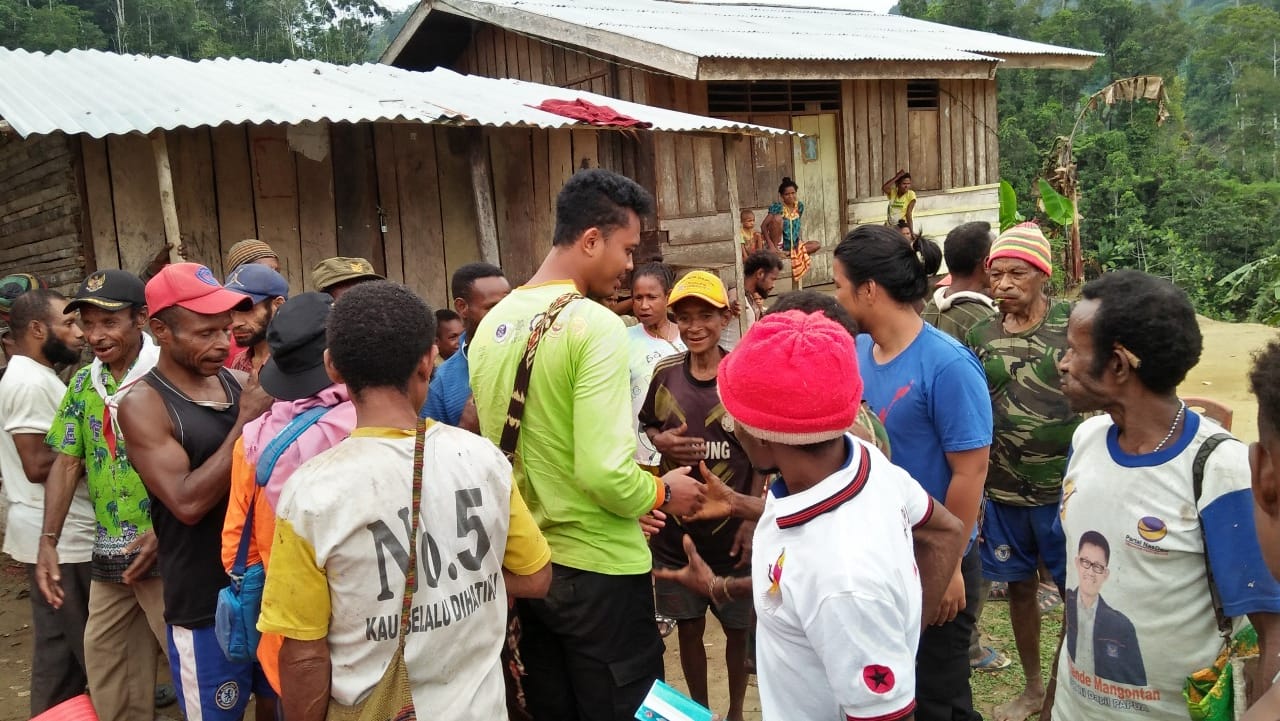 Tim Survei Ekspedisi Papua Terang yang digelar PLN