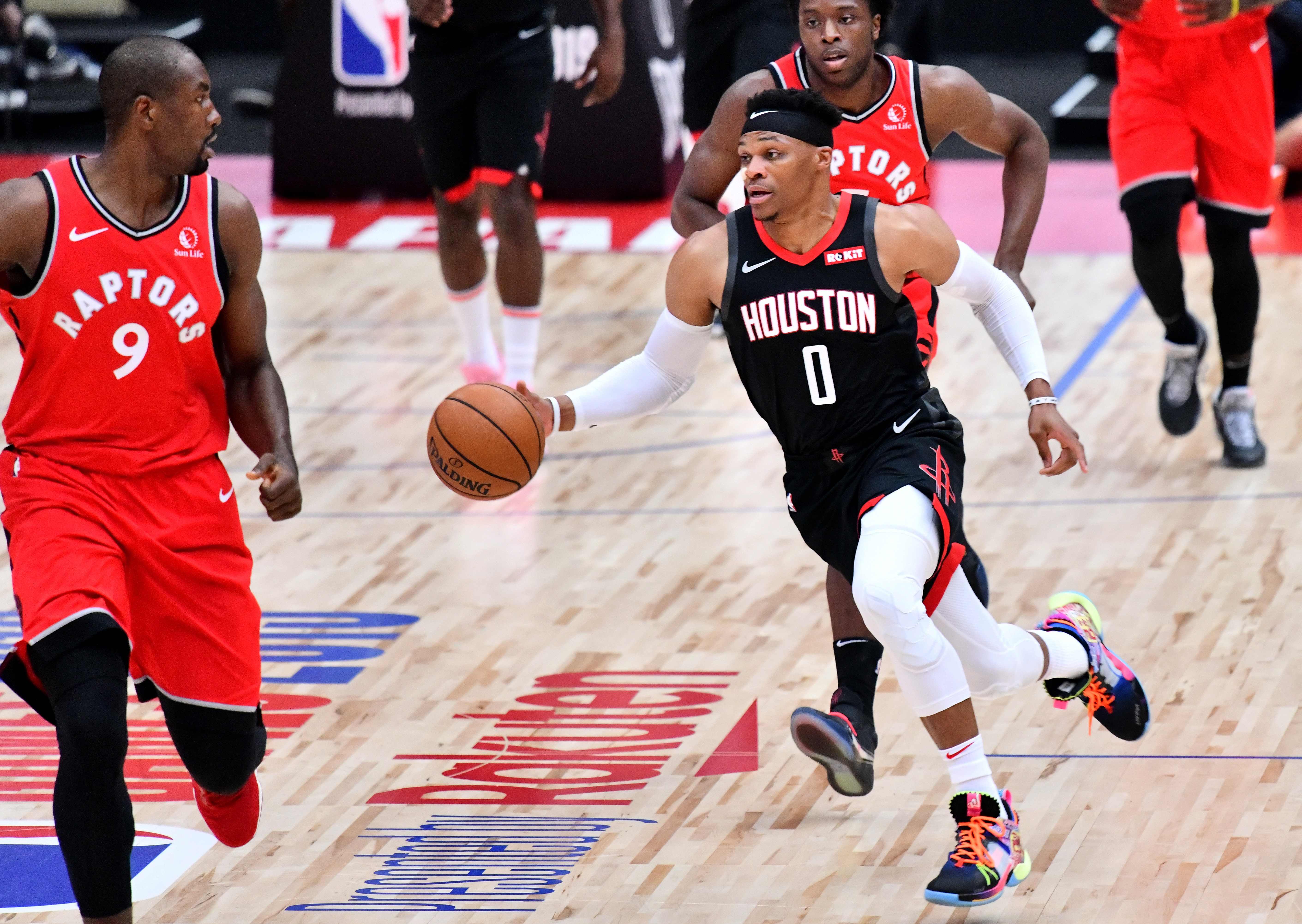 Laga pramusim antara Houston Rockets dan Toronto Raptors di Jepang.