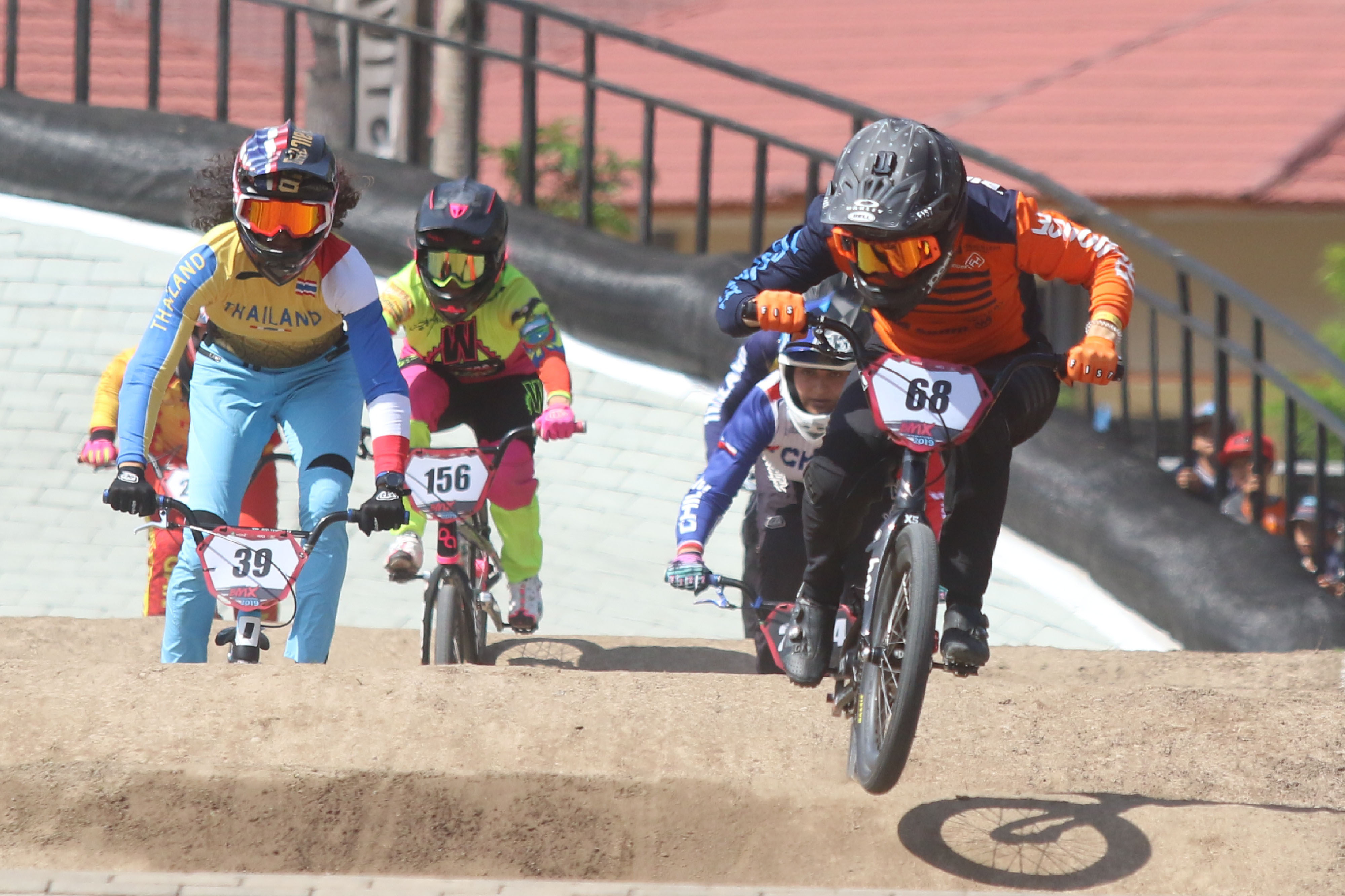 Perlombaan nomor Women Alite di ajang BMX International 2019 di Banyuwangi, Jawa Timur