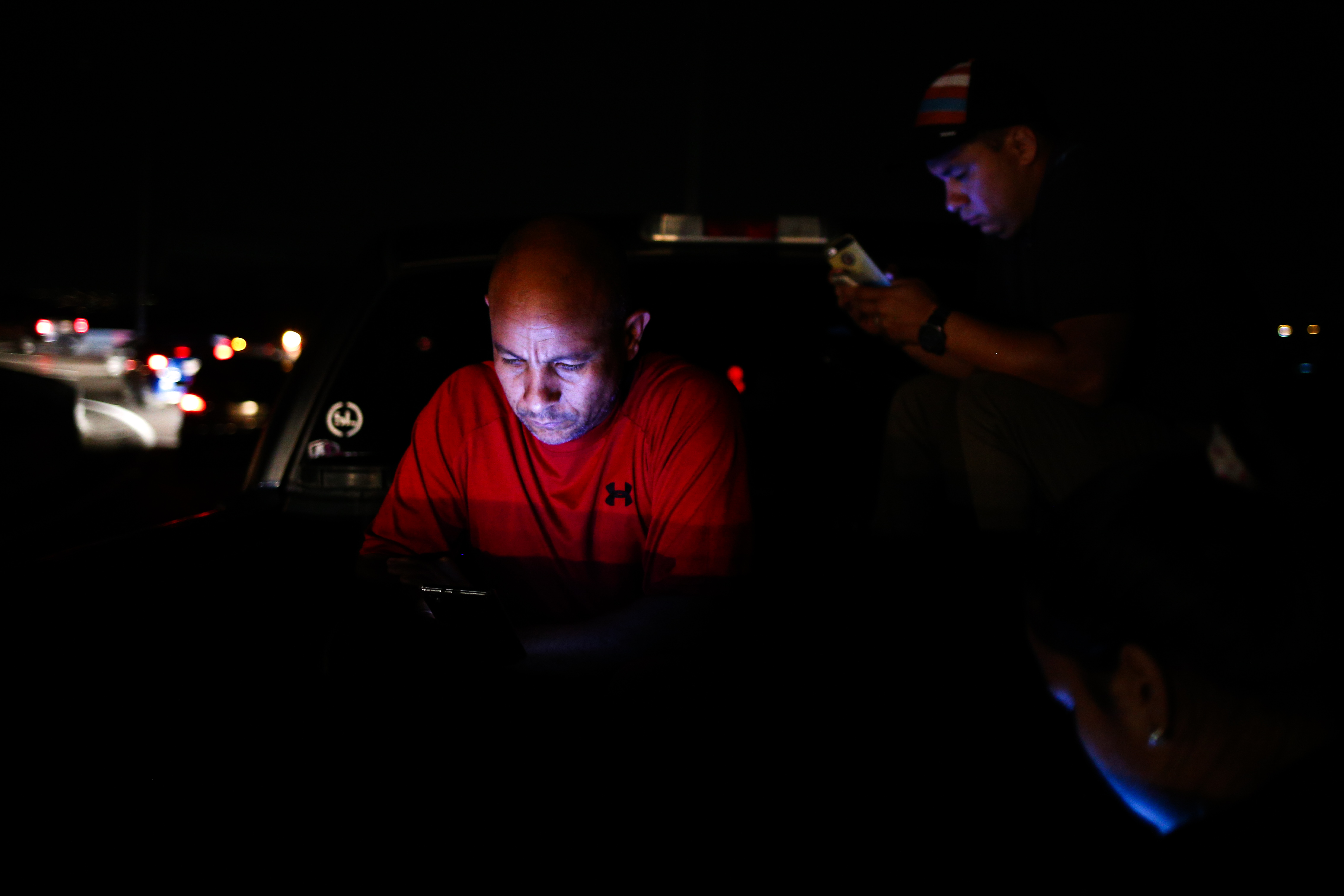 Paparan sinar biru dari gawai.