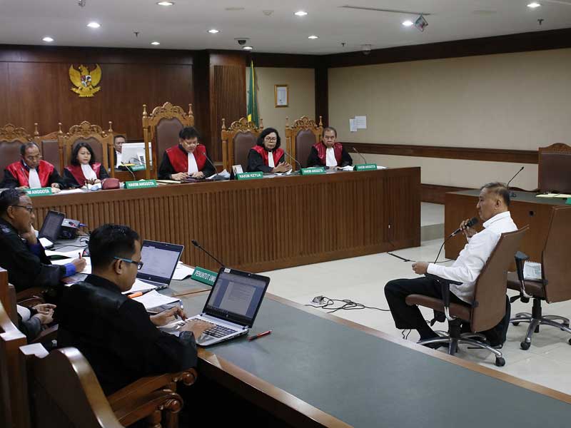 Markus Nari Membantah